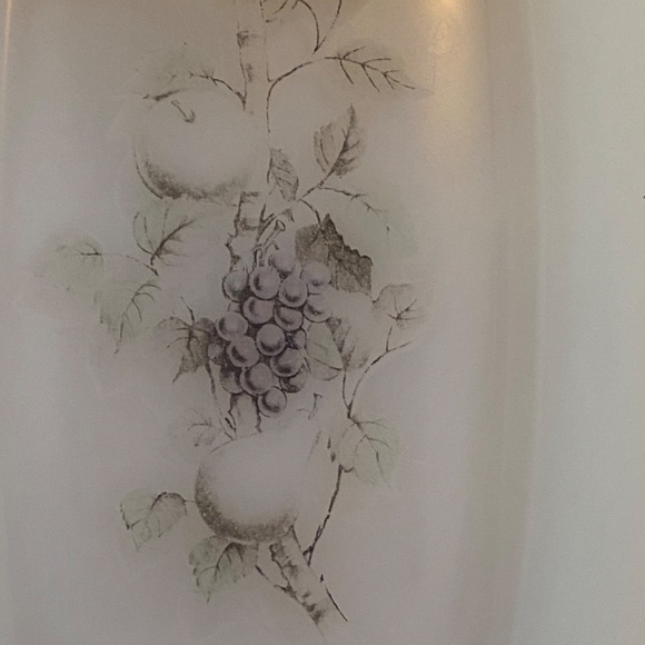 Arcopal vintage butter dish. Milk glass with image of fruit - Picture 11 of 12